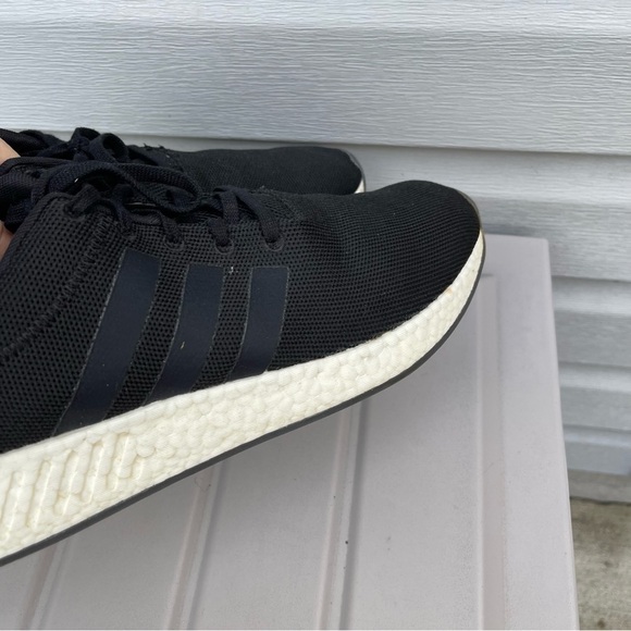 Adidas NMD R2 Core Black Sneakers Size 11.5 Men’s Lace Up Style White Outsole main image 4